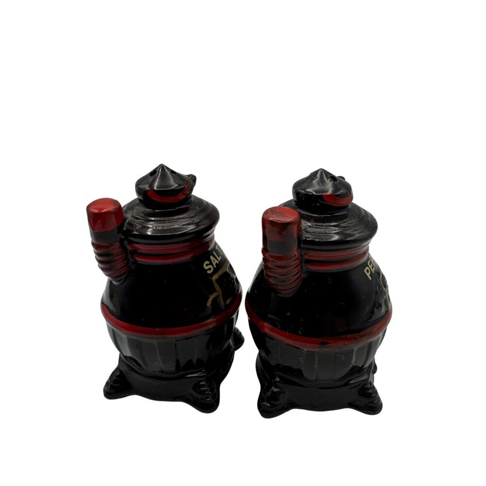 Vintage Cast Iron Stove Salt & Pepper Shakers Black & Red Ceramic Rustic Kitchen - Picture 5 of 5